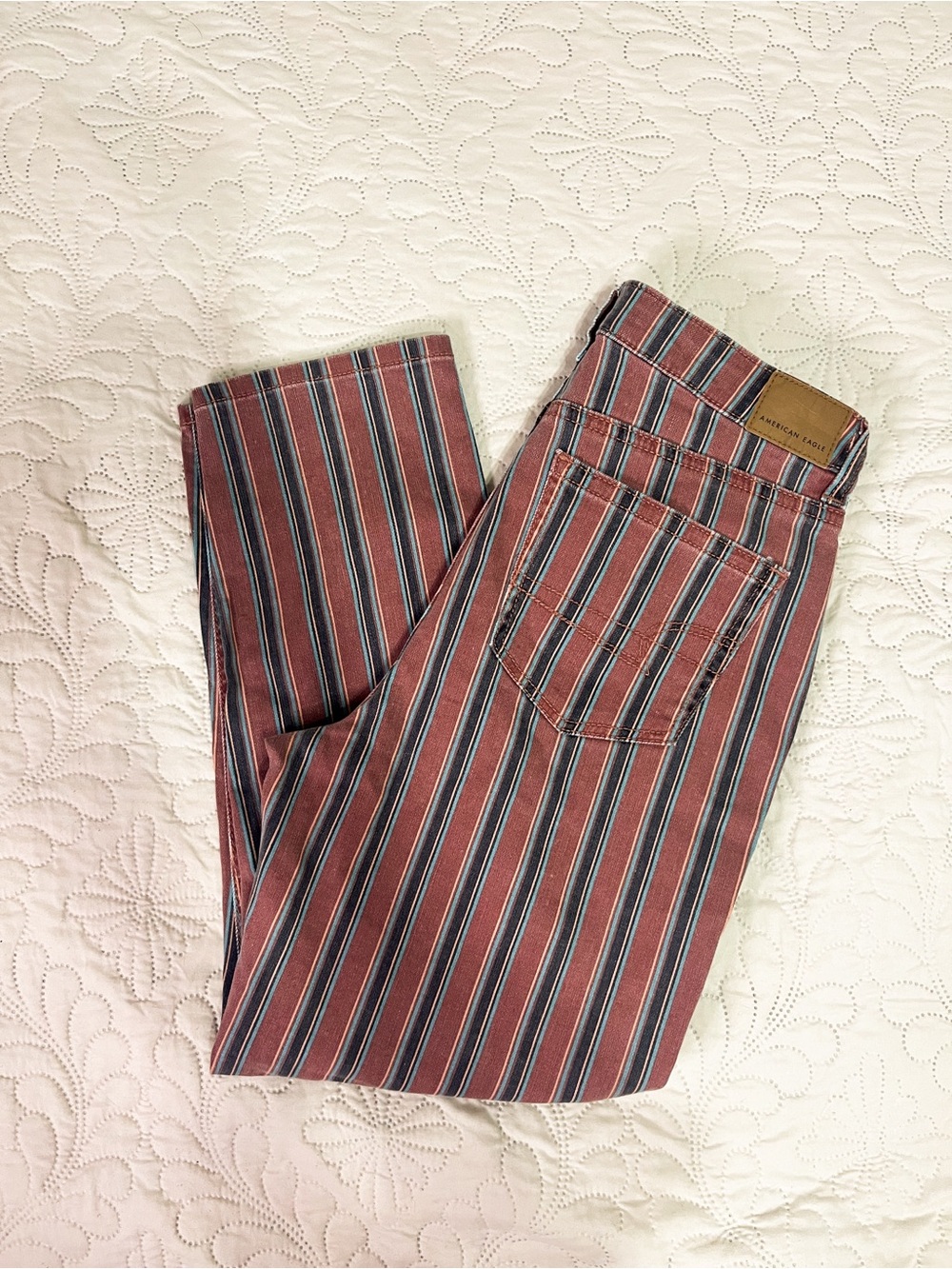 AMERICAN EAGLE Women's red and blue denim stripe jeans xtra short mom jeans! 2